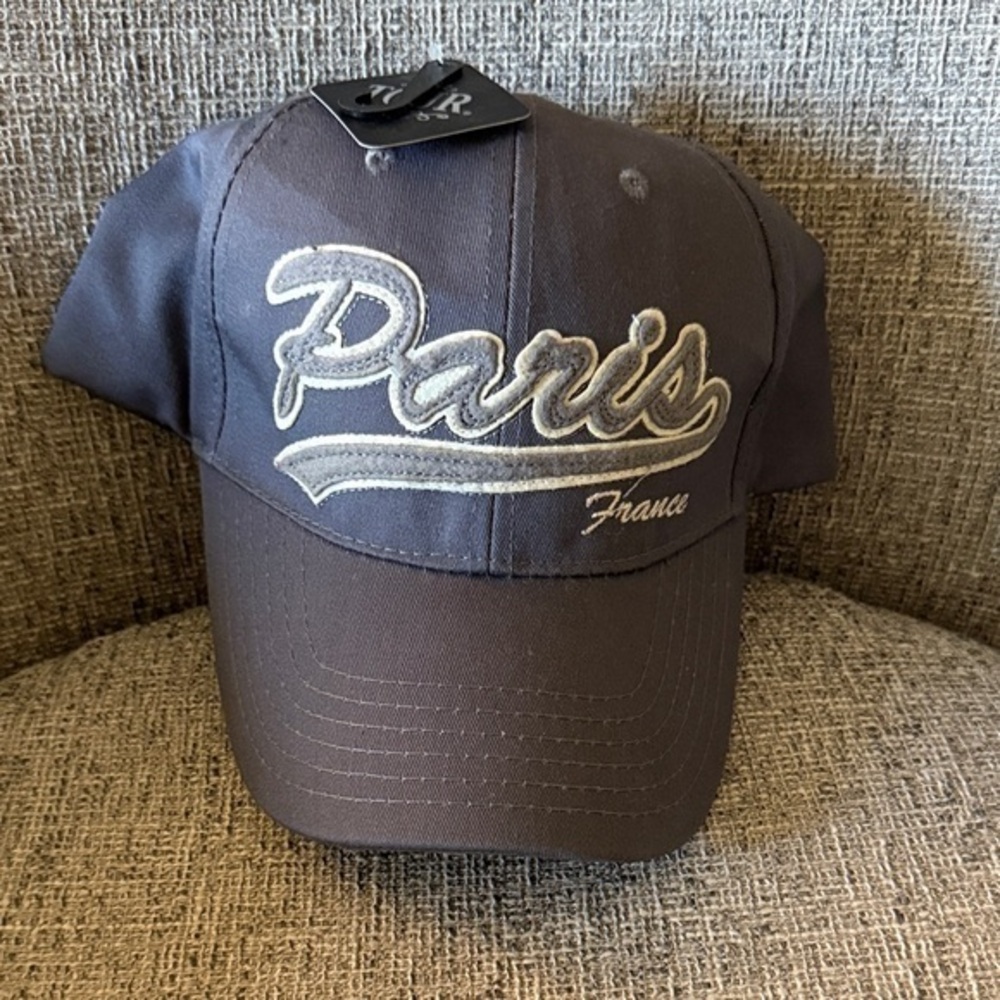 NEW with tags PARIS France felt Embroidered Cap in Gray